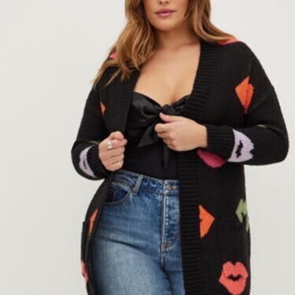 torrid Sweaters - Torrid Drop Shoulder Cardigan - Acrylic Lips Black